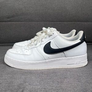Nike Men’s Air Force 1 07